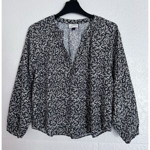 Universal Thread Women's Top Size XXL Green Floral V-Neck Long‎ Sleeves Boho